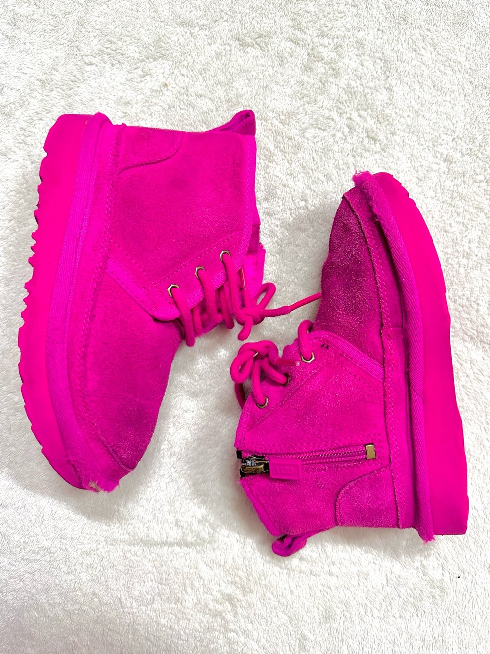 UGG Neumel II Chukka Girls boots Size 10 in “Rock Rose" pink color Toddler